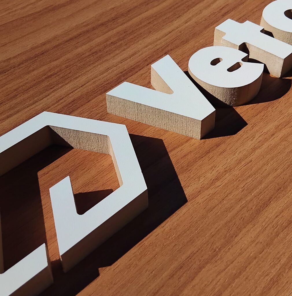 Logo da Vetor Cut em Corte Cnc Router em MDF